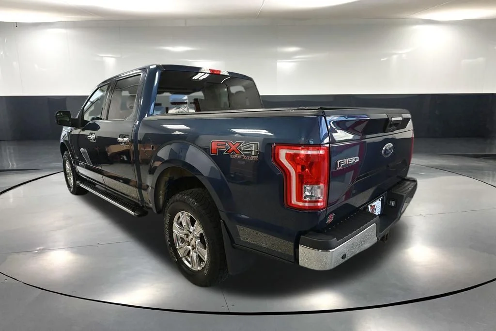 Used 2016 Blue Ford XLT image 9