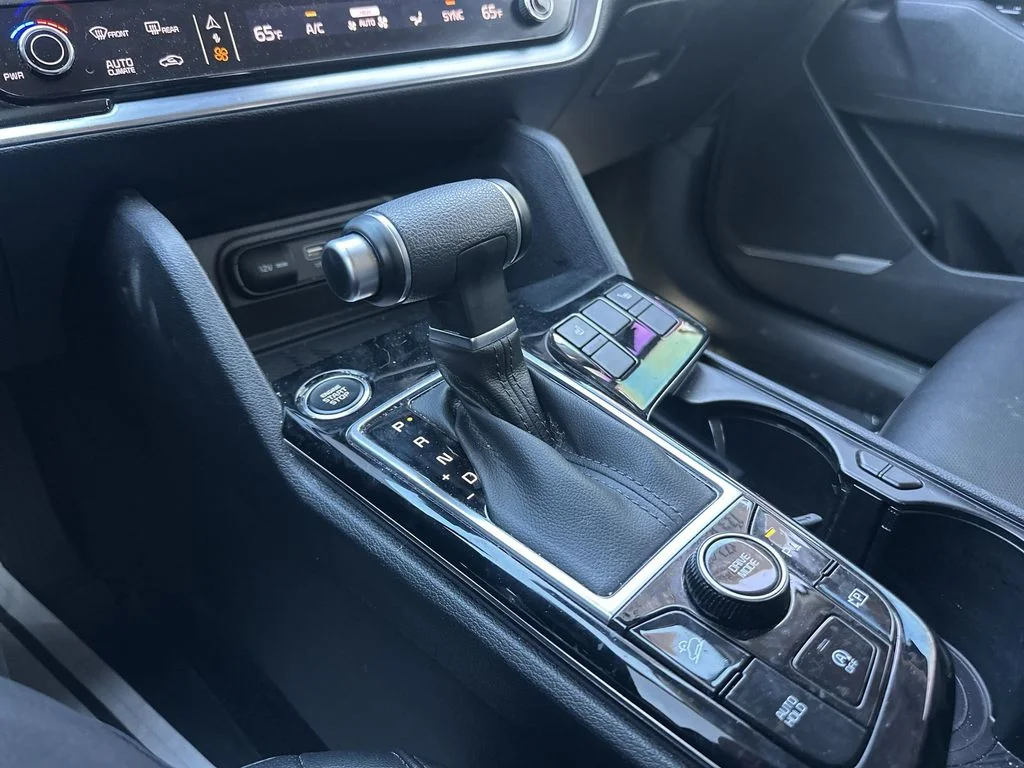 Used 2025 Black Kia EX image 22
