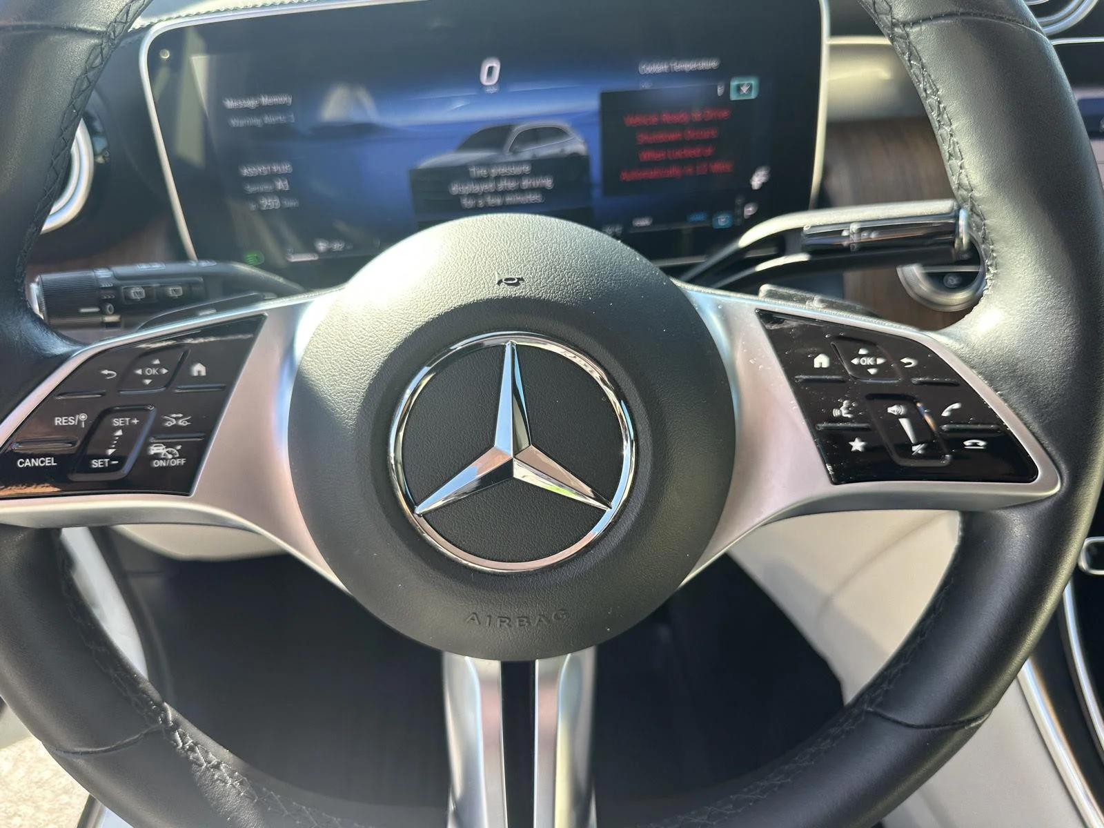 Used 2023 Polar White Mercedes-Benz GLC 300 image 25