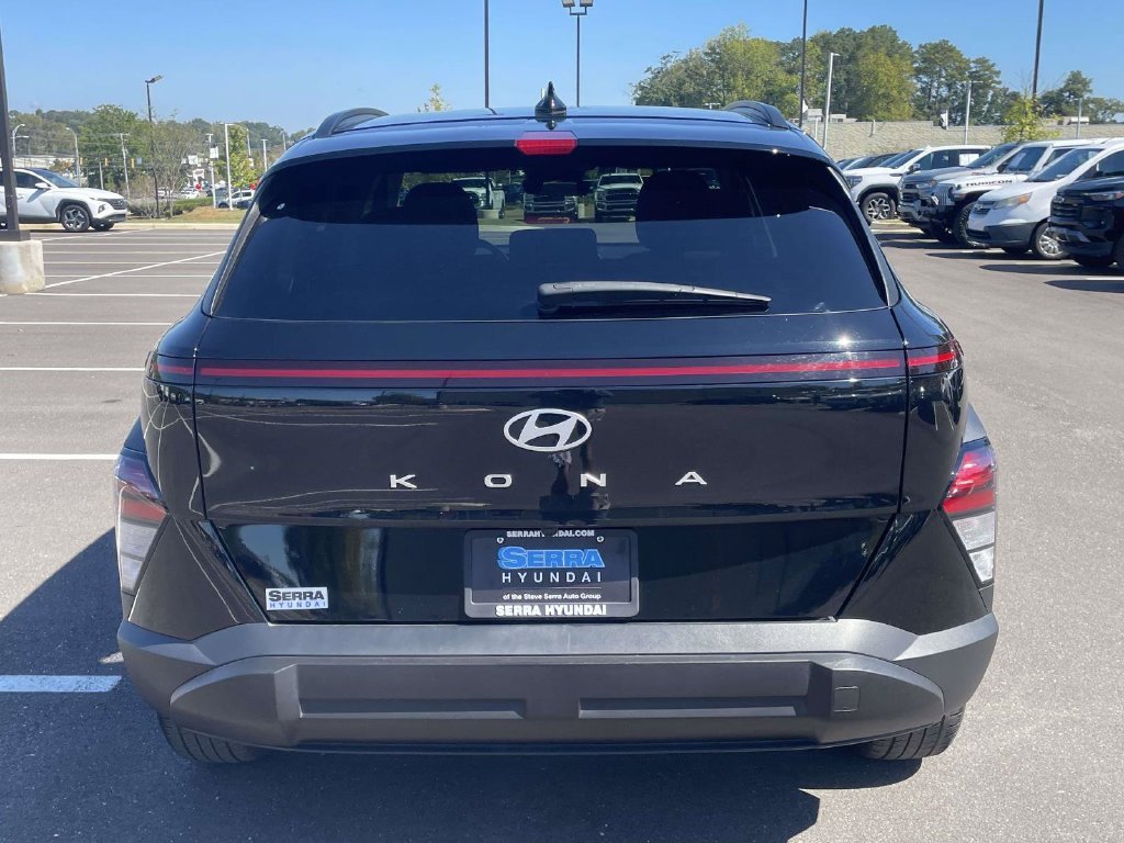 Used 2025 Black Hyundai SEL Convenience image 3