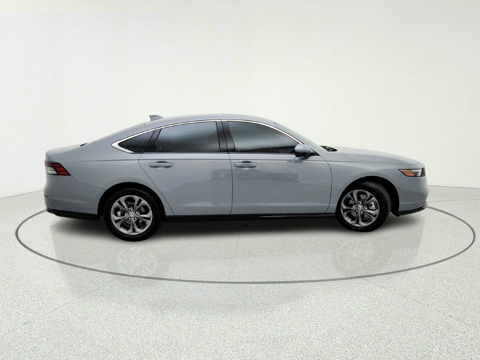 Used 2024 Urban Gray Pearl Honda EX-L image 7
