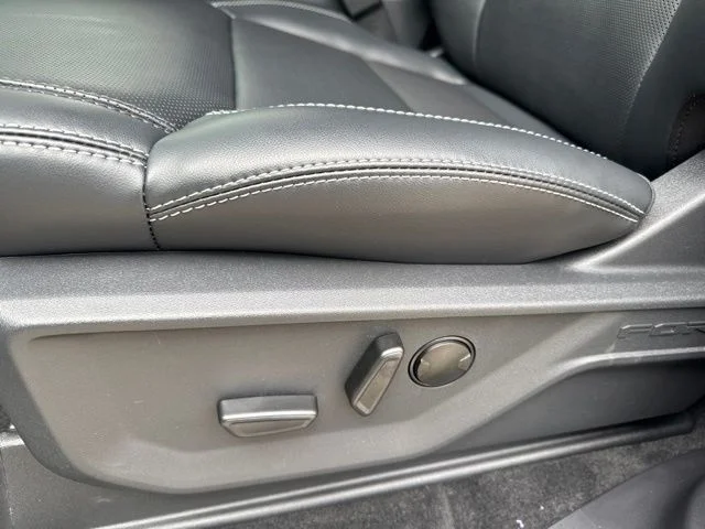 New 2027 Star White Metallic Tri-Coat Ford MAX Platinum image 17
