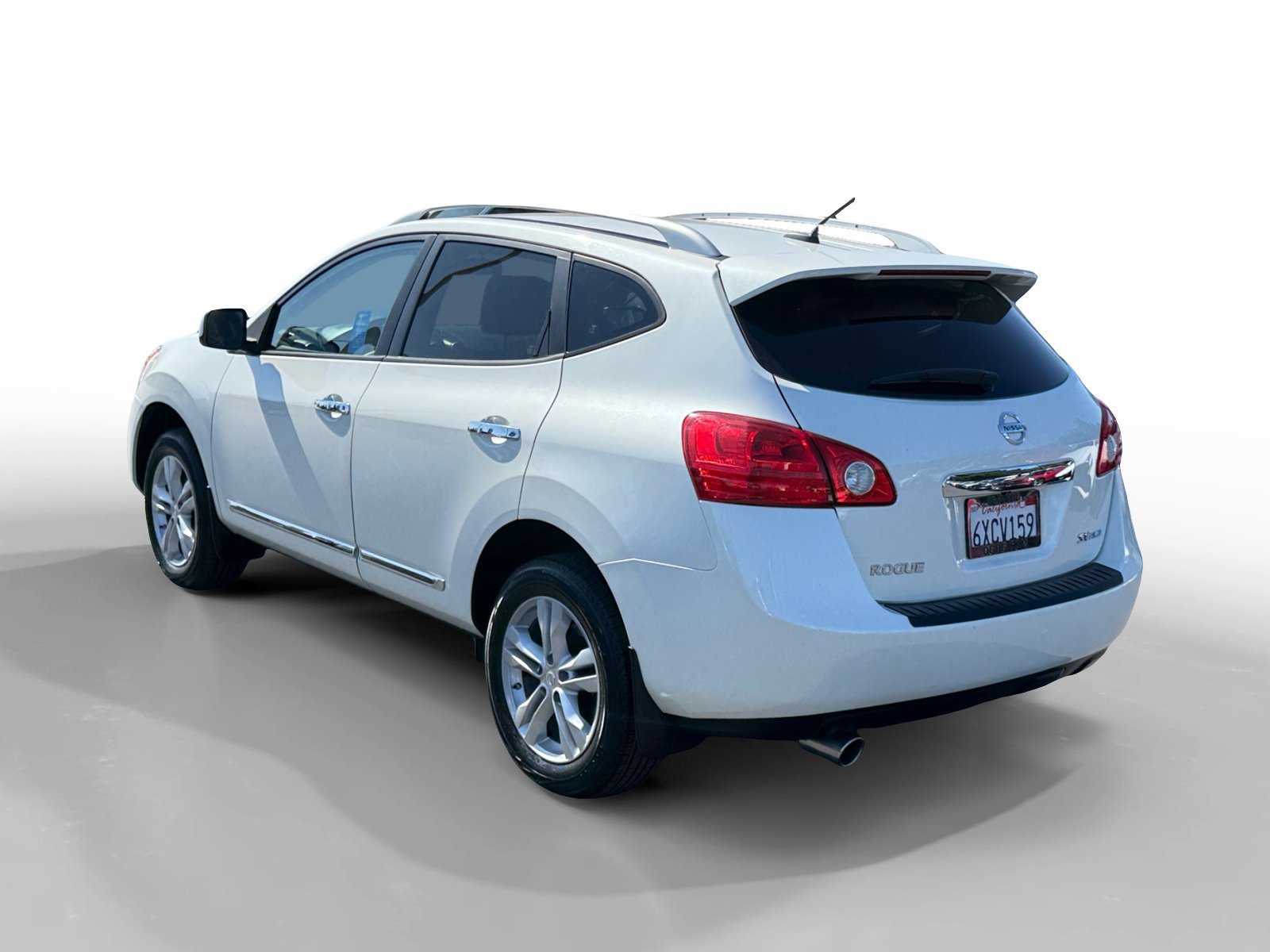 Used 2012 Pearl White Nissan SV image 3