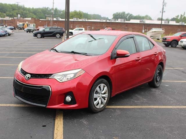 Used 2014 Barcelona Red Metallic Toyota S image 2
