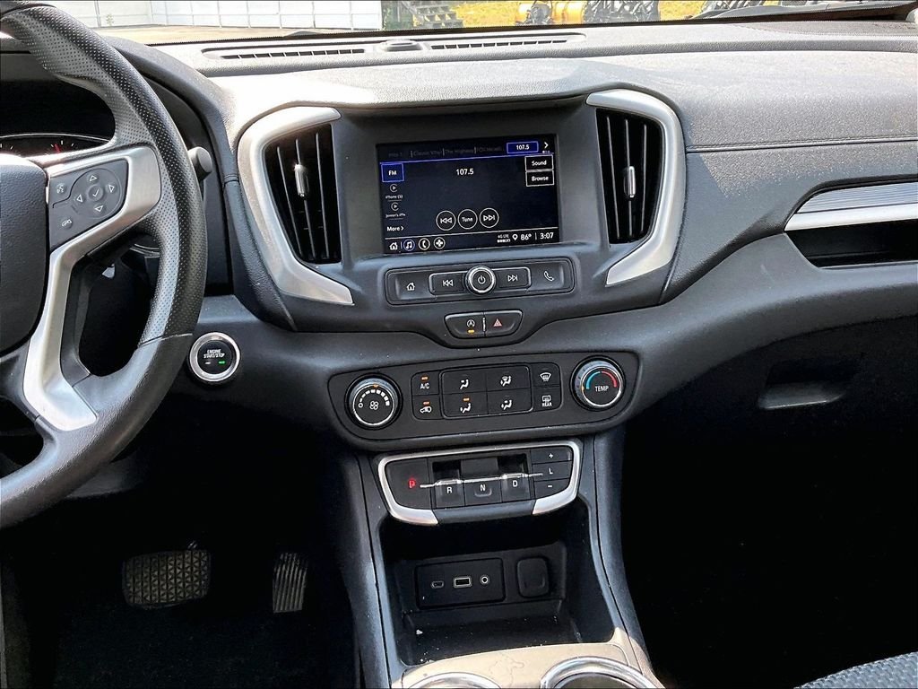 Used 2024 Summit White GMC SLE image 18