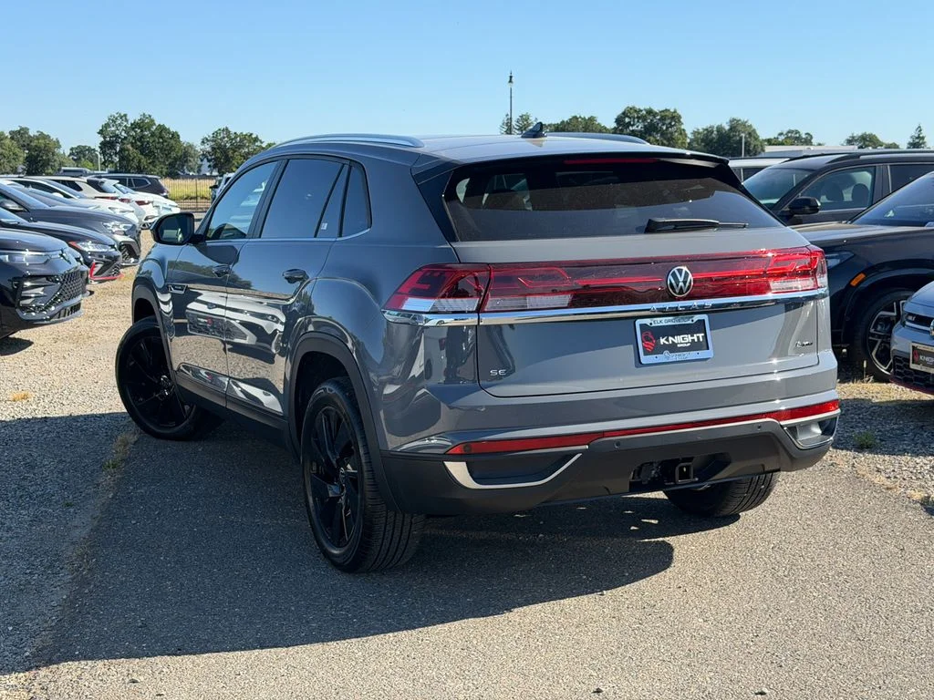 New 2026 Pure Gray Volkswagen 2.0T SE w/Technology image 11