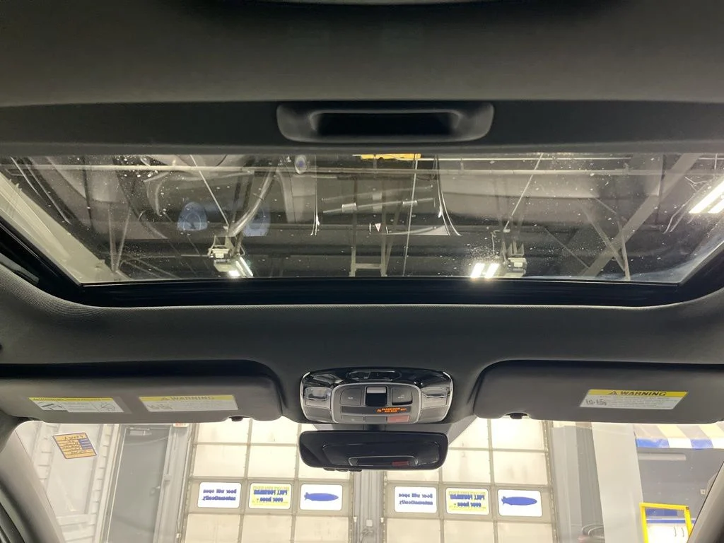 Used 2022 Ice White Hyundai Limited image 31