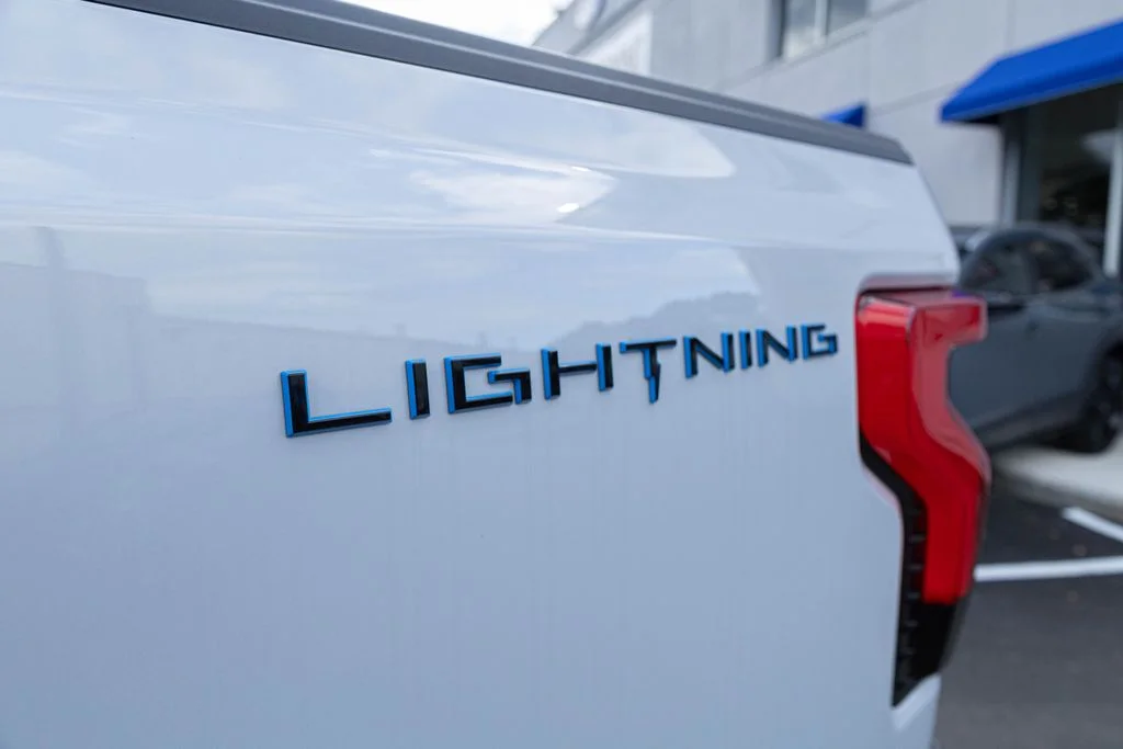 2025 Ford F-150 Lightning Flash - Photo 23