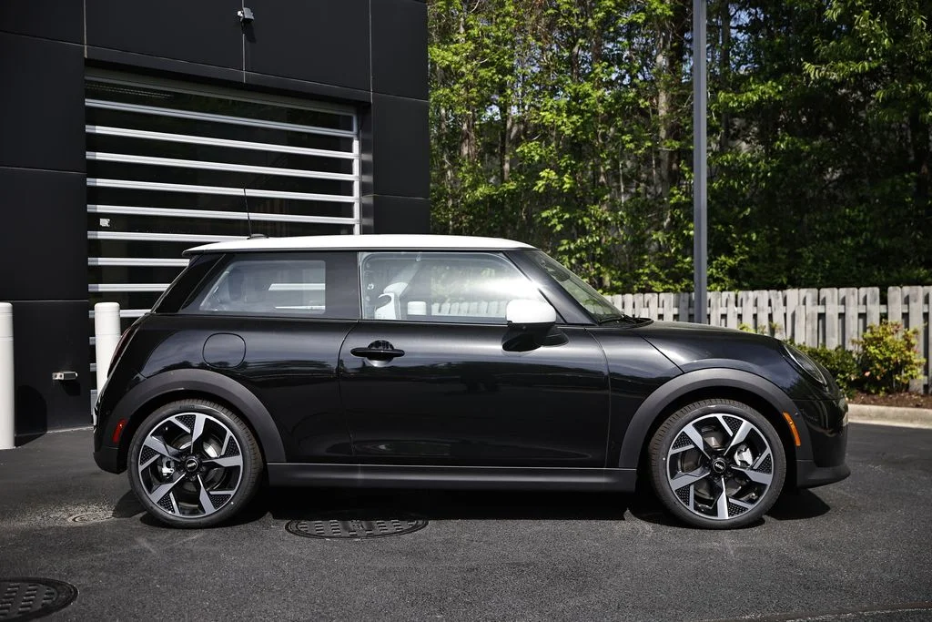 New 2026 Midnight Black MINI Iconic image 4