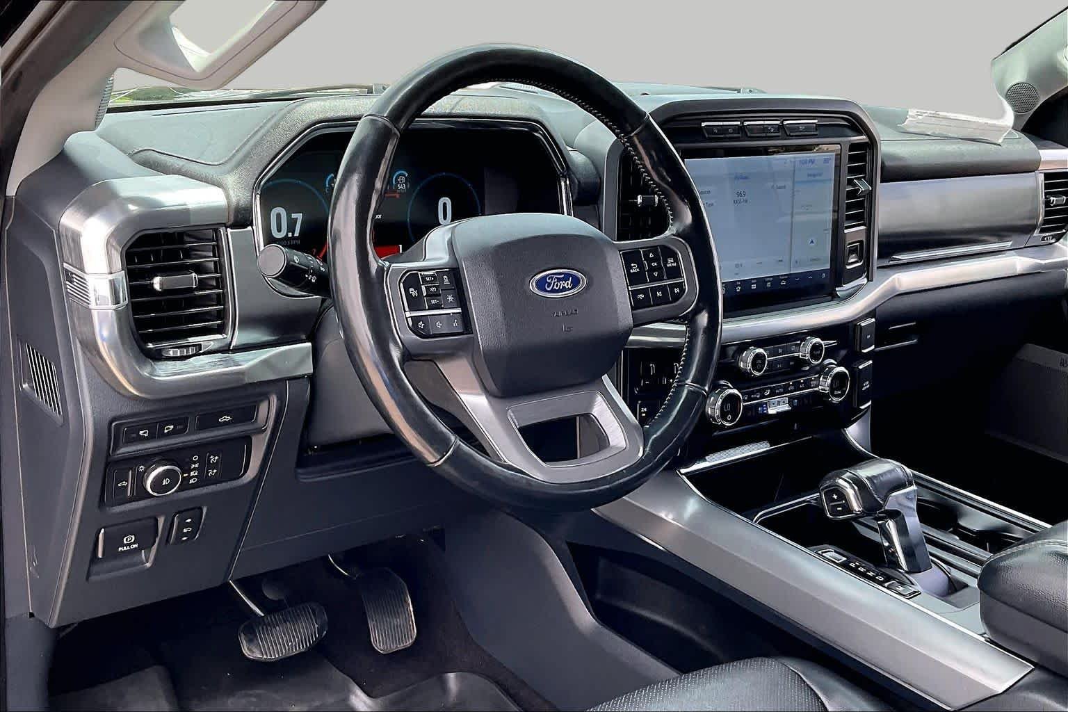 Used 2021 Agate Black Metallic Ford LARIAT image 17