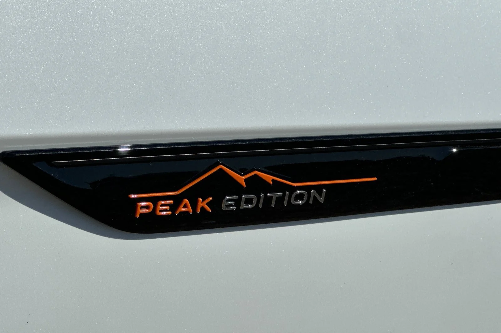 New 2026 Opal White Pearl Volkswagen 2.0T Peak Edition image 27