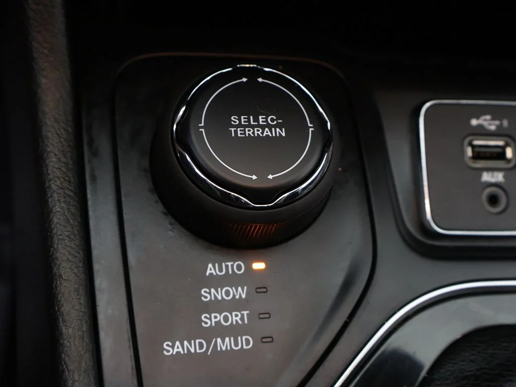 Used 2019 White Jeep Limited image 57