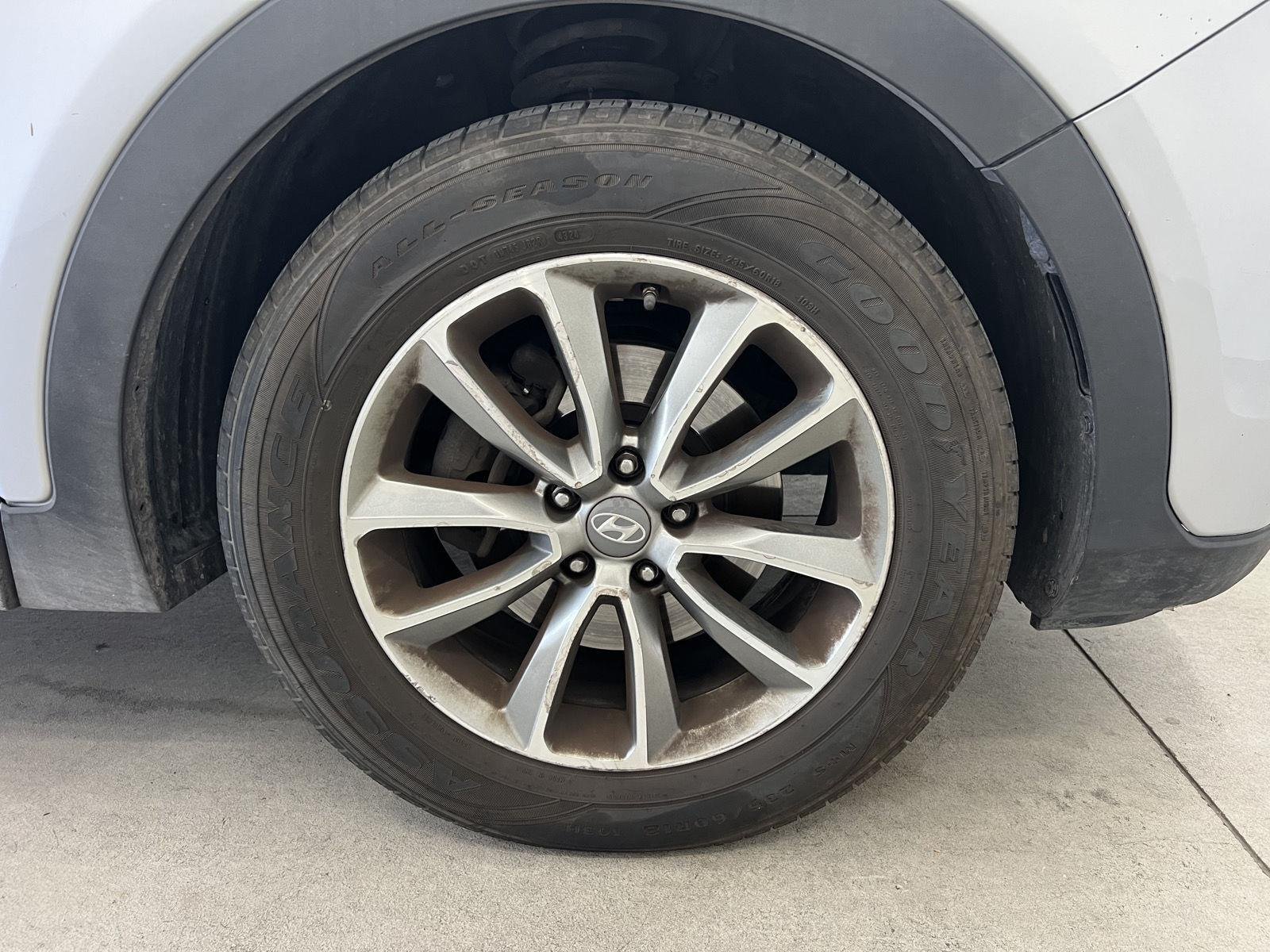 2017 Hyundai Santa Fe SE - Photo 15