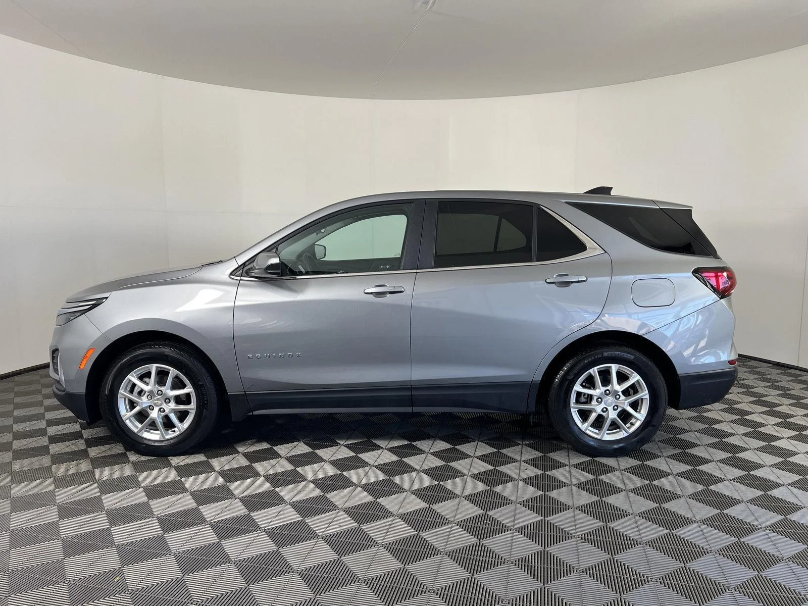 Used 2024 Sterling Gray Metallic Chevrolet LT image 26