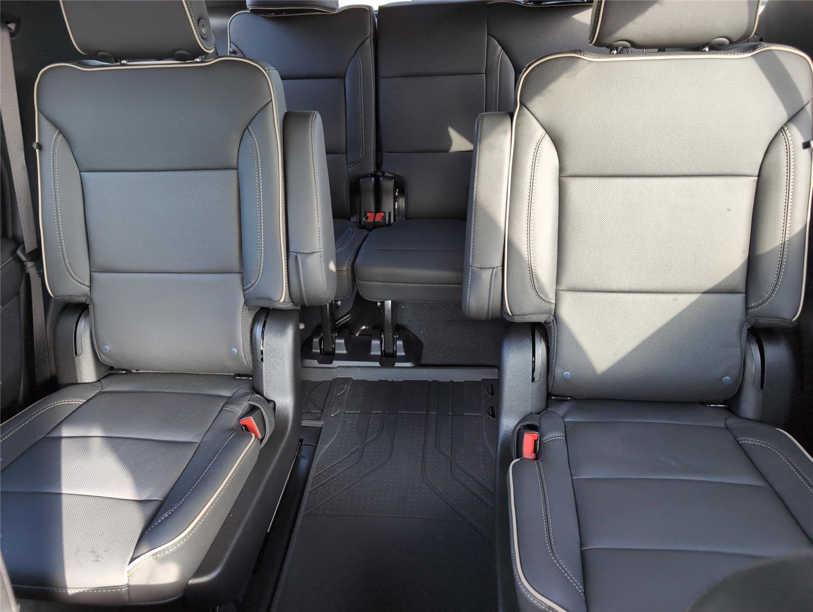 2026 Chevrolet Tahoe Premier - Photo 20