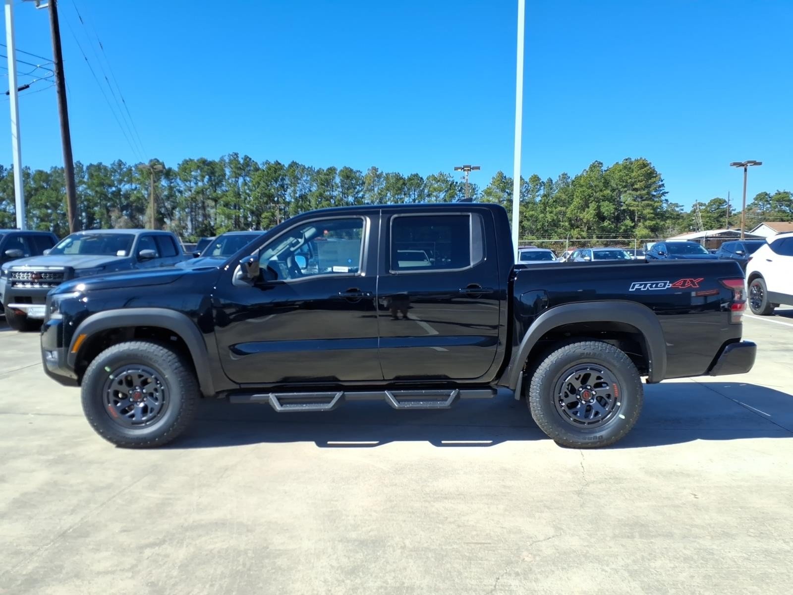 2026 Nissan Frontier Crew Cab PRO-4X® Black at Robbins Nissan