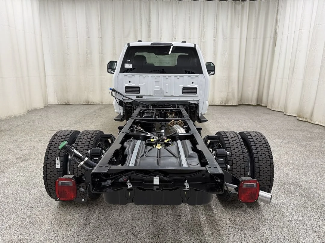New 2026 Oxford White Ford F-550® XLT image 7