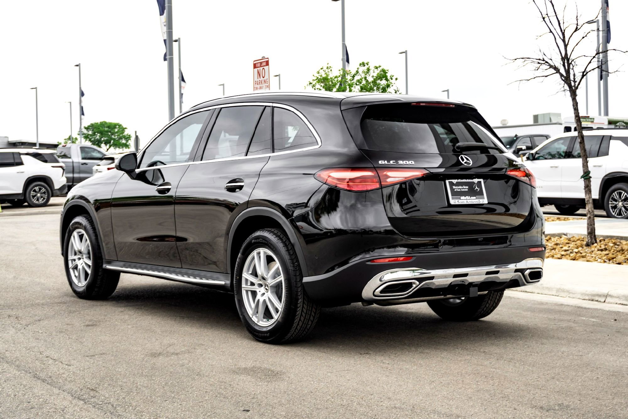 New 2026 Obsidian Black Metallic Mercedes-Benz GLC 300 image 29
