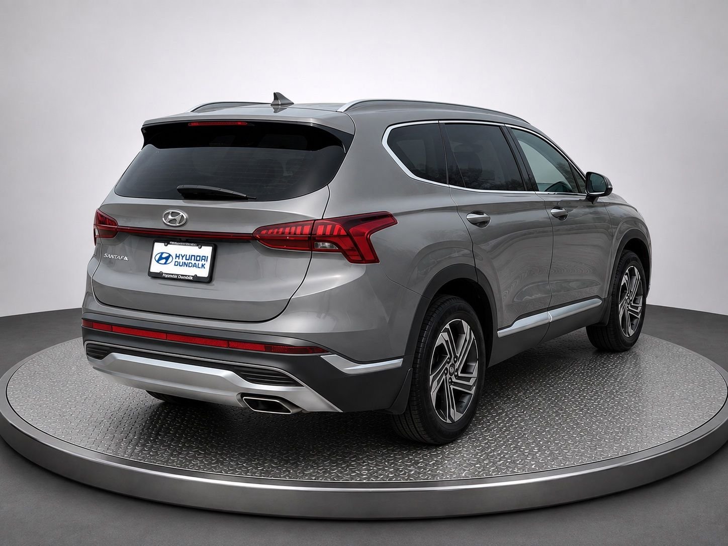 Used 2022 Gray Hyundai SEL image 3