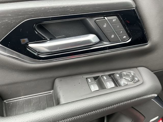 2026 GMC Yukon Denali - Photo 16
