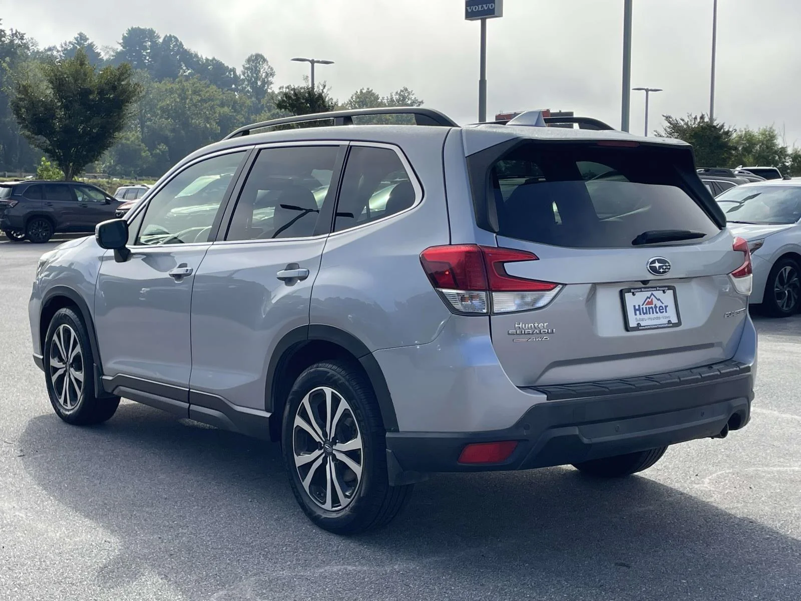 Used 2020 Ice Silver Metallic Subaru Limited image 28