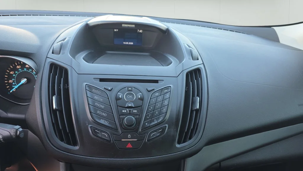 Used 2014 Orange Ford S image 18