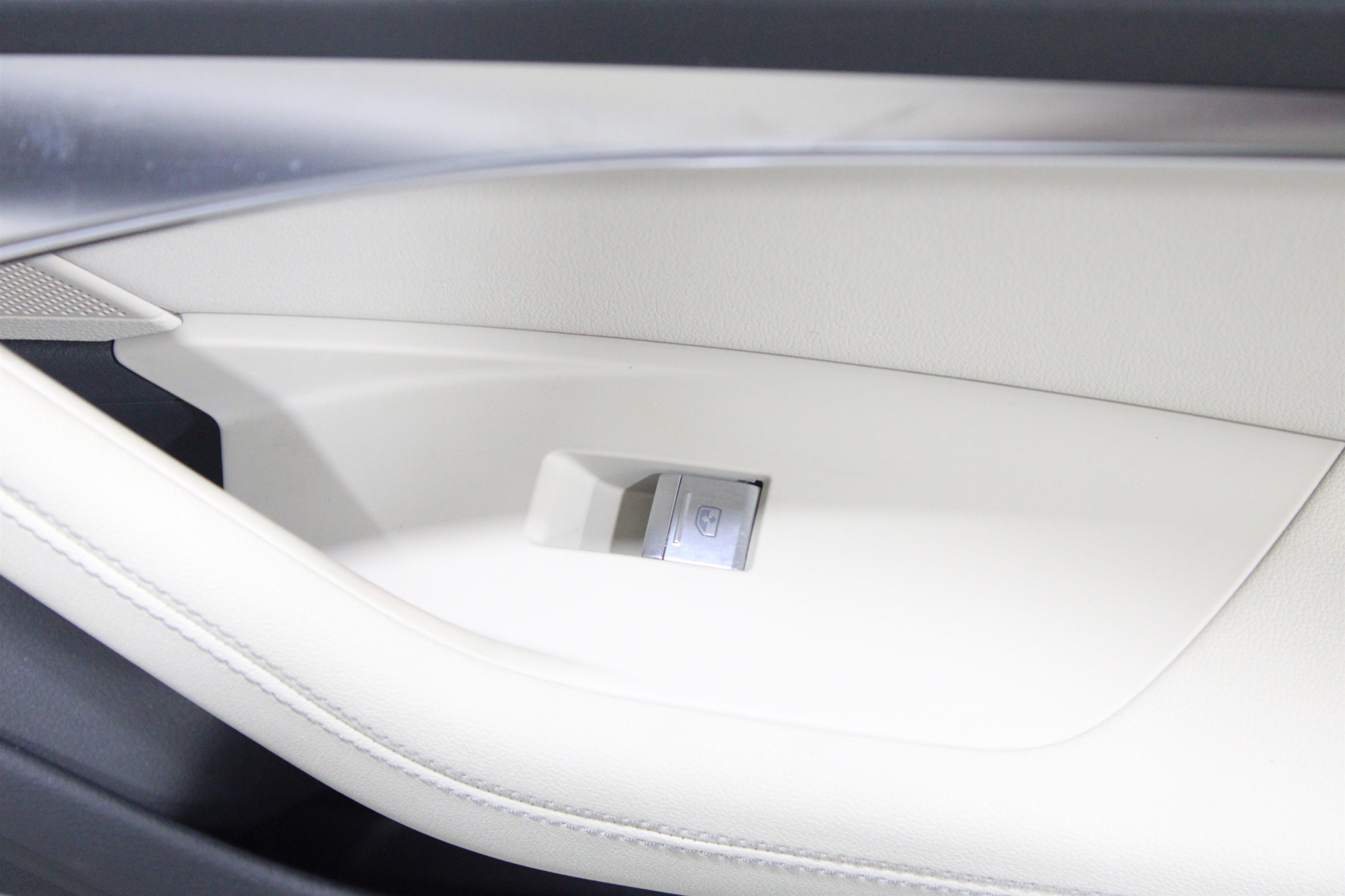 Used 2019 Glacier White Metallic Audi Premium Plus All-Wheel Drive image 26