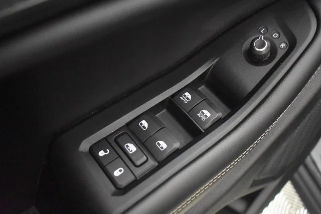 2023 Jeep Grand Cherokee Altitude - Photo 22