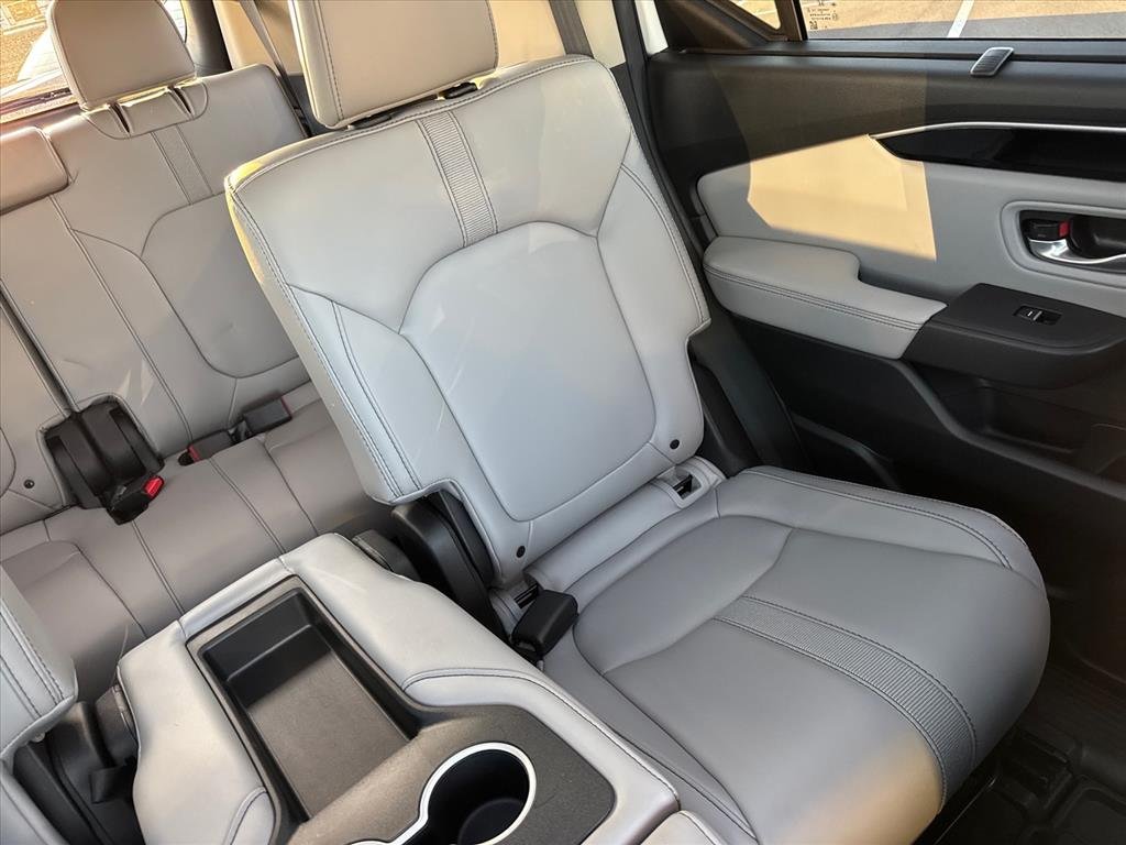 Certified Used 2025 Platinum White Pearl Honda AWD TRG image 17