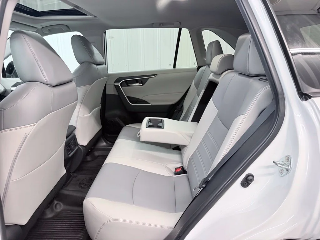 Used 2023 Beige Toyota XLE Premium image 26