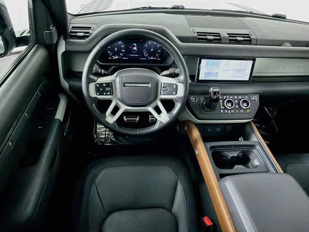 Used 2023 Gray Land Rover X-Dynamic SE image 24