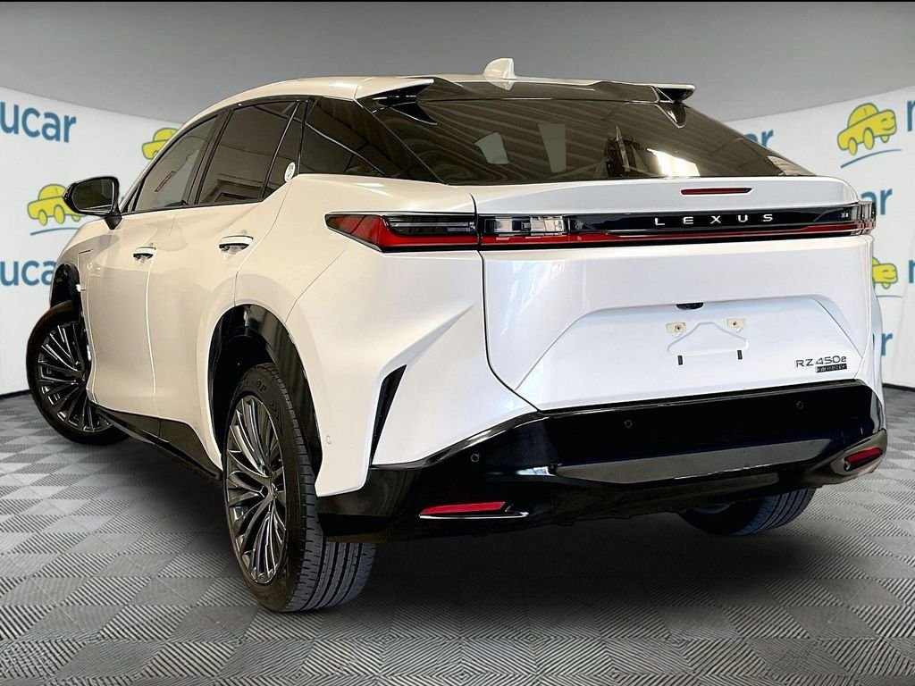 Used 2023 White Lexus 450e Luxury image 4