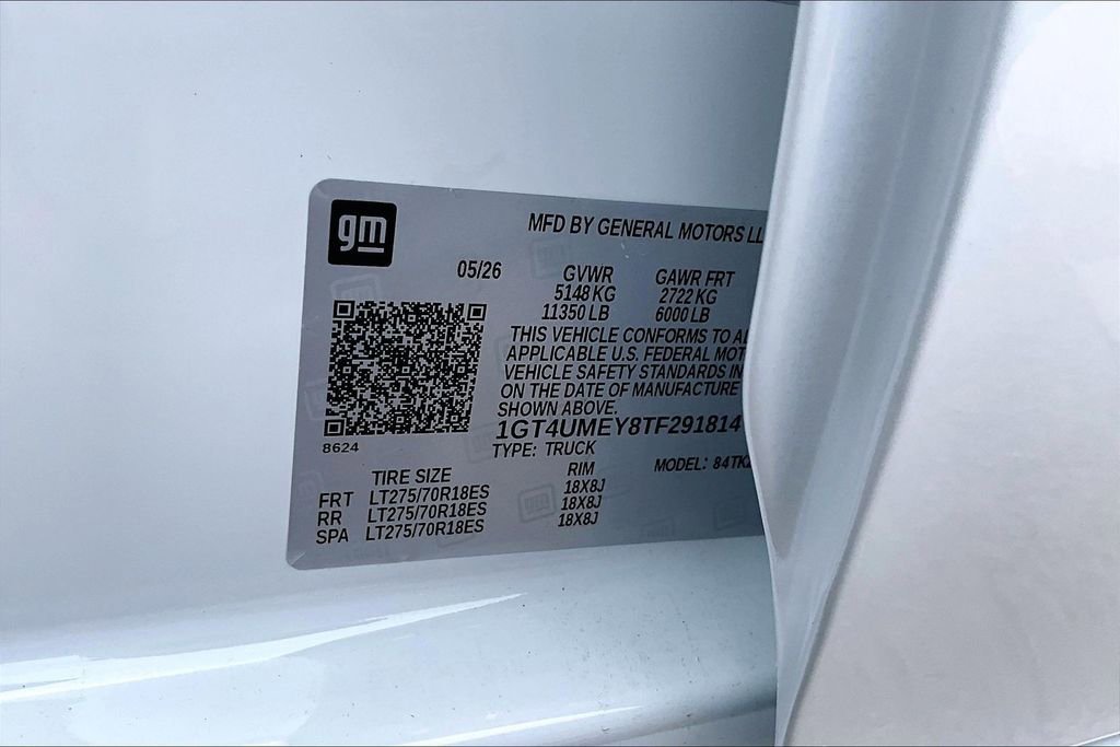 New 2026 Summit White GMC SLE image 14