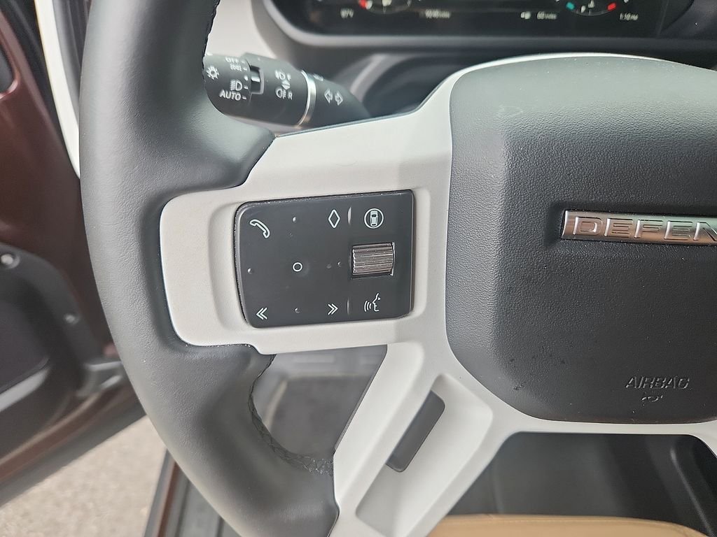 2025 Land Rover Defender X-Dynamic SE - Photo 23