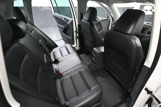 2013 Volkswagen Tiguan SE - Photo 37