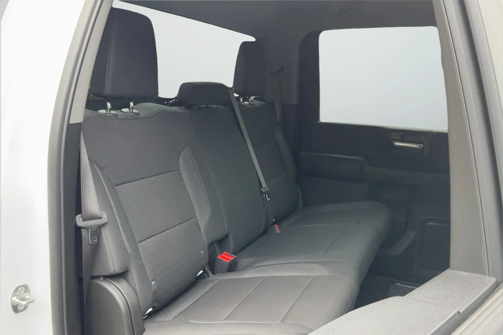 Used 2025 White Chevrolet Custom image 21