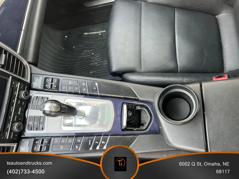 2016 Porsche Panamera Base - Photo 23