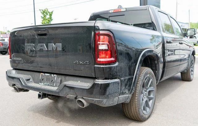New 2026 Diamond Black Crystal Pearl-Coat Exterior Paint RAM Laramie image 5