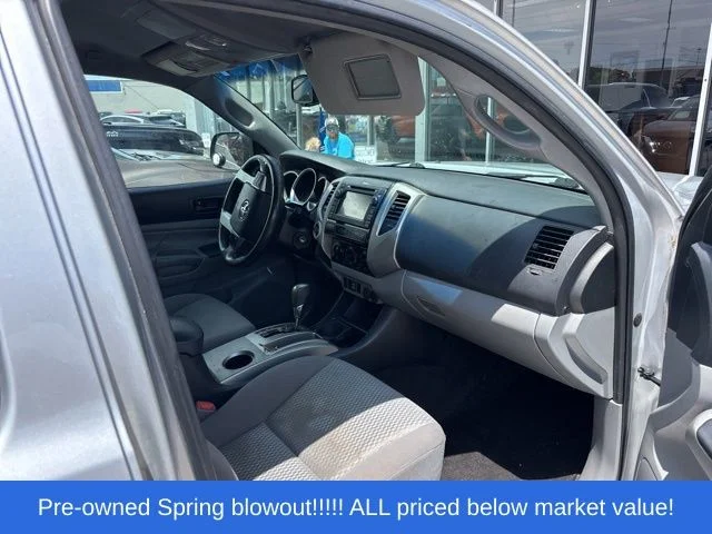 Used 2013 Silver Toyota  image 12