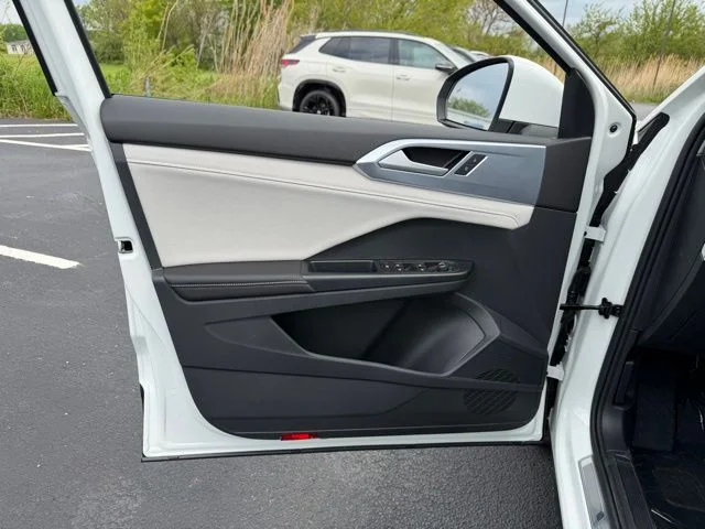 New 2026 White Volkswagen 1.5T SE image 13