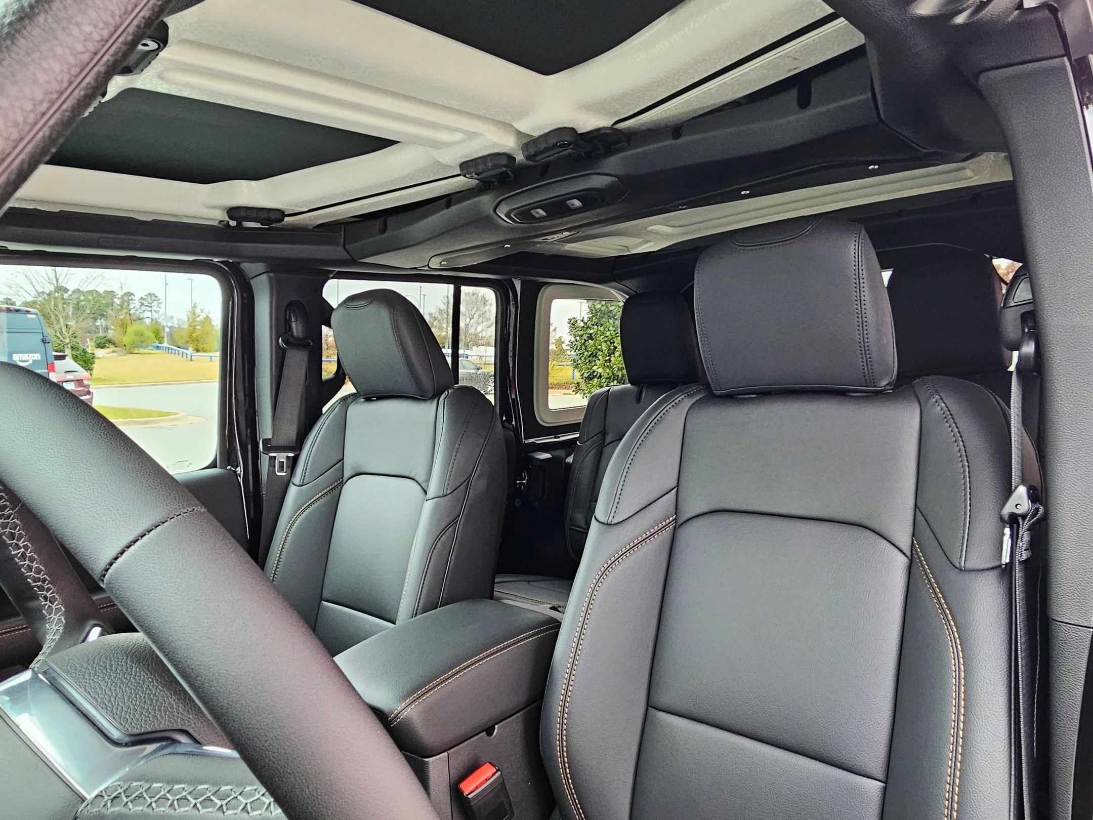 New 2026 Black Clear-Coat Exterior Paint Jeep Sahara image 22