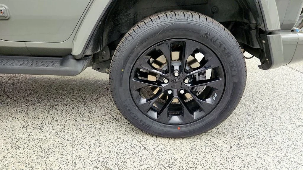 Used 2022 Sting-Gray Clearcoat Jeep Unlimited High Altitude 4x4 w/ Cold Weather Package image 9