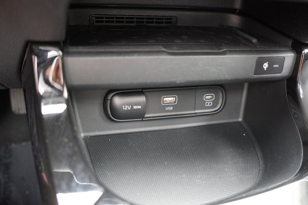 Used 2024 Gravity Gray Kia EX image 28