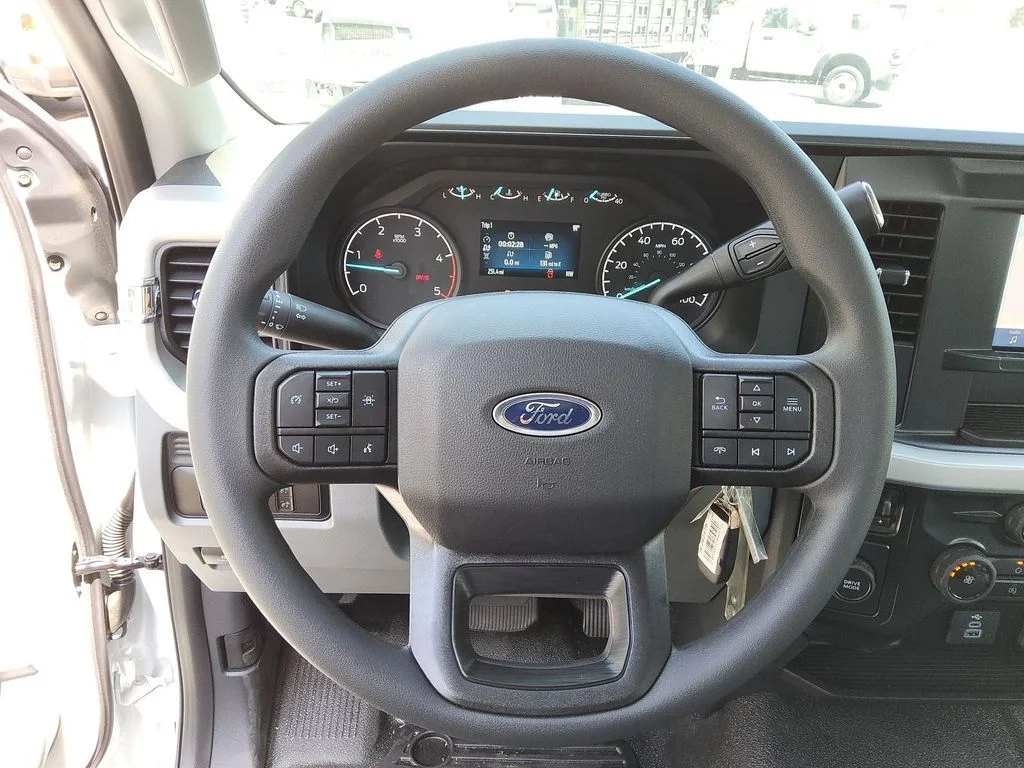 New 2026 Oxford White Ford XL image 8