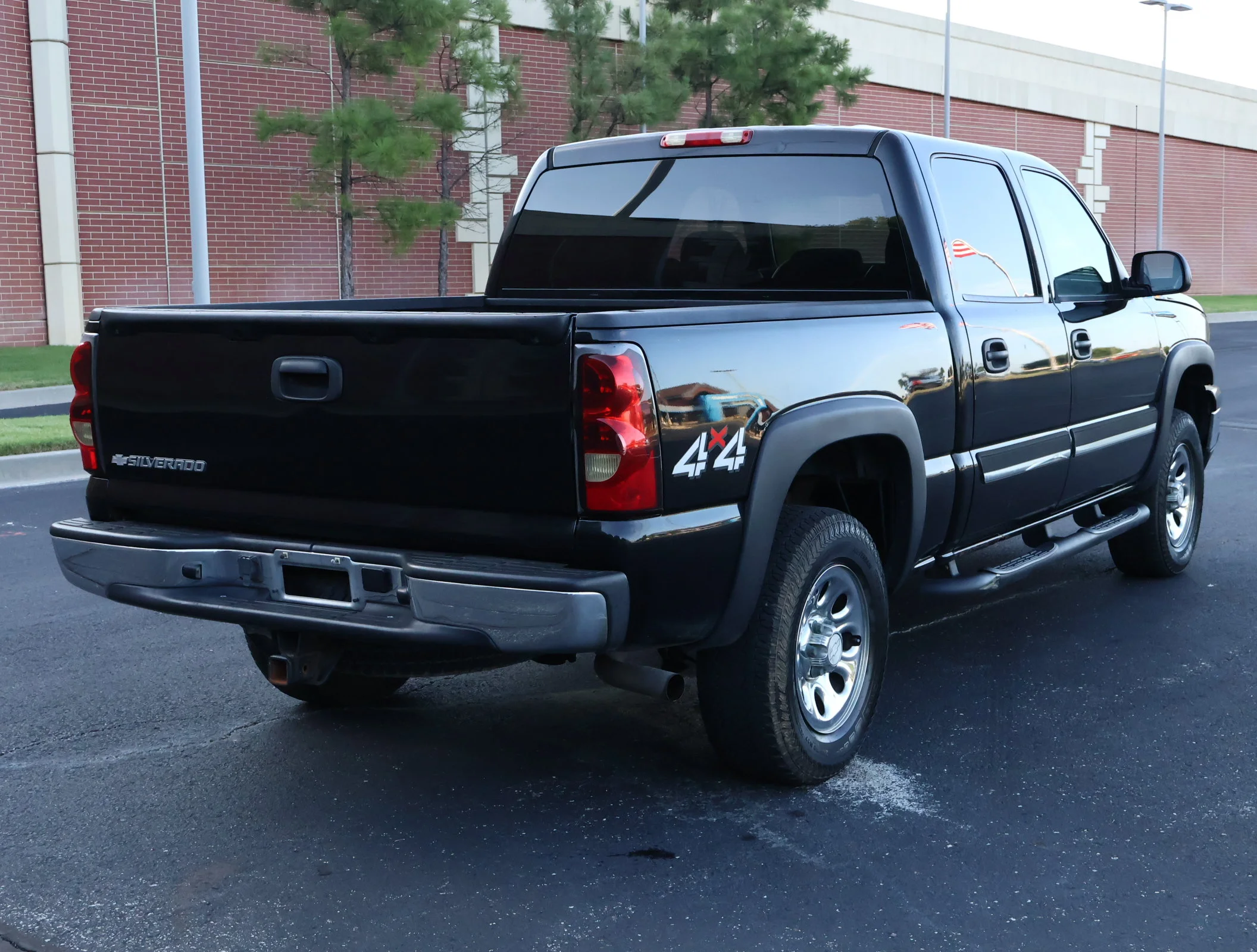 Used 2007 Black Chevrolet LS image 22