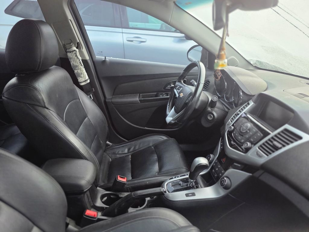 Used 2014 Rainforest Green Metallic Chevrolet 2LT image 5