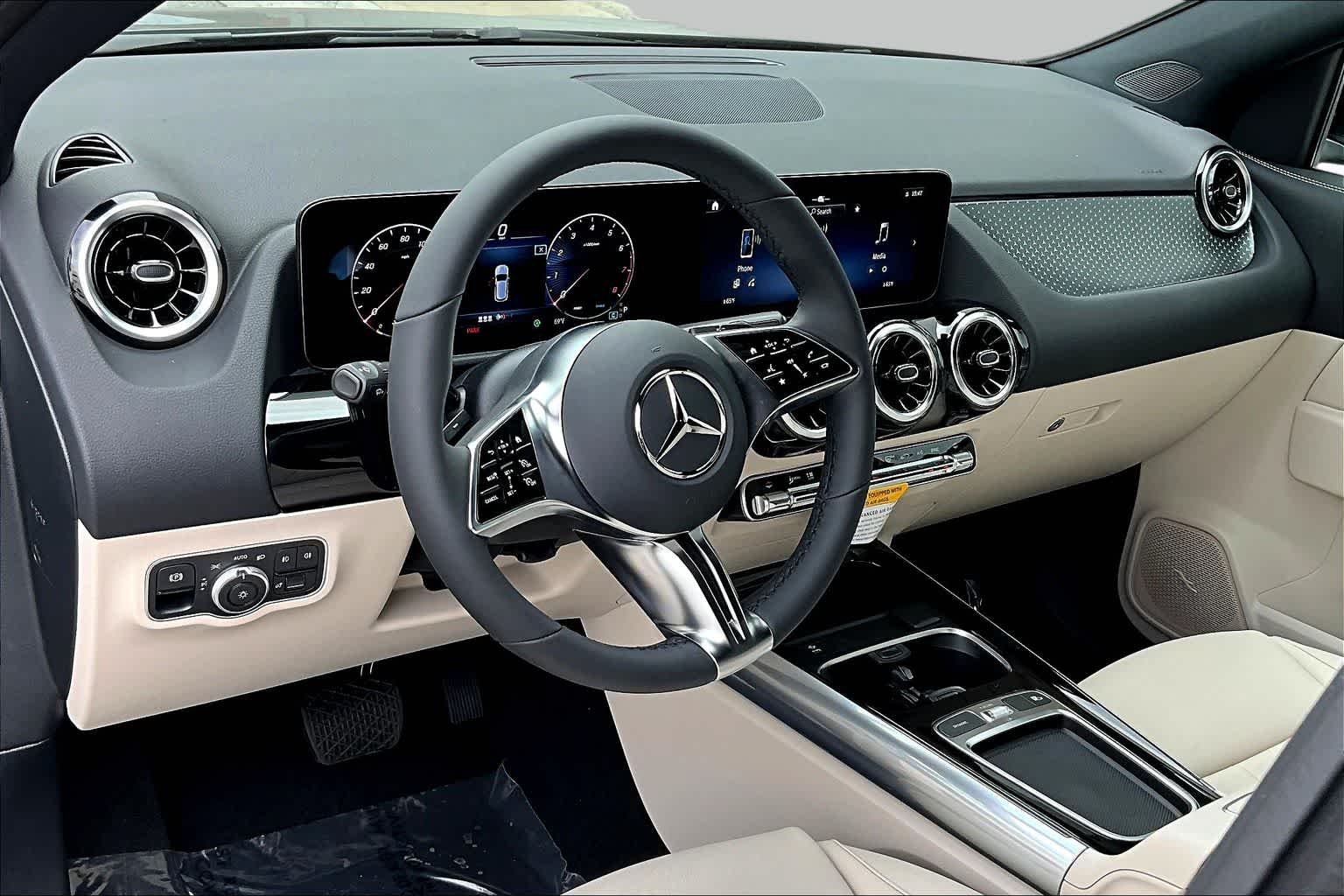 Used 2026 Night Black Mercedes-Benz GLA 250 image 15