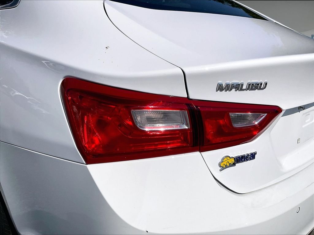 Used 2024 Summit White Chevrolet LT image 30