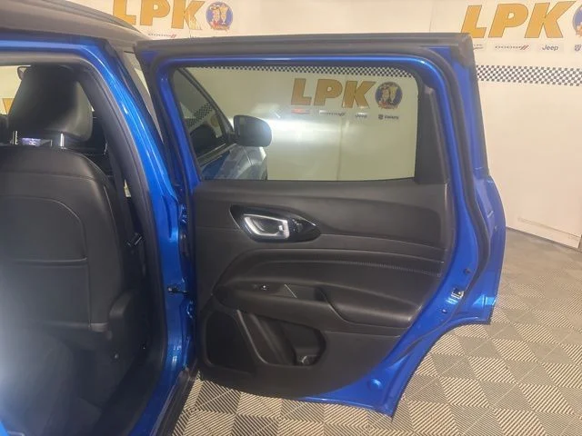 New 2026 Hydro Blue Pearl-Coat Exterior Paint Jeep Limited image 19