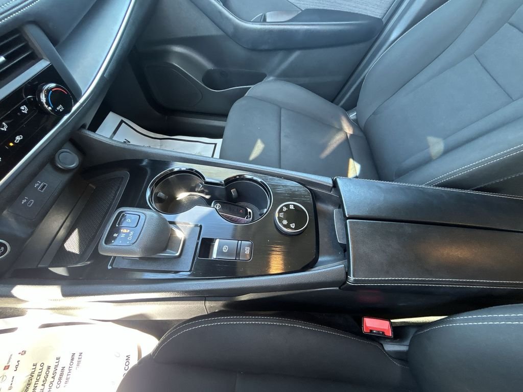 Used 2023 White Nissan S image 26
